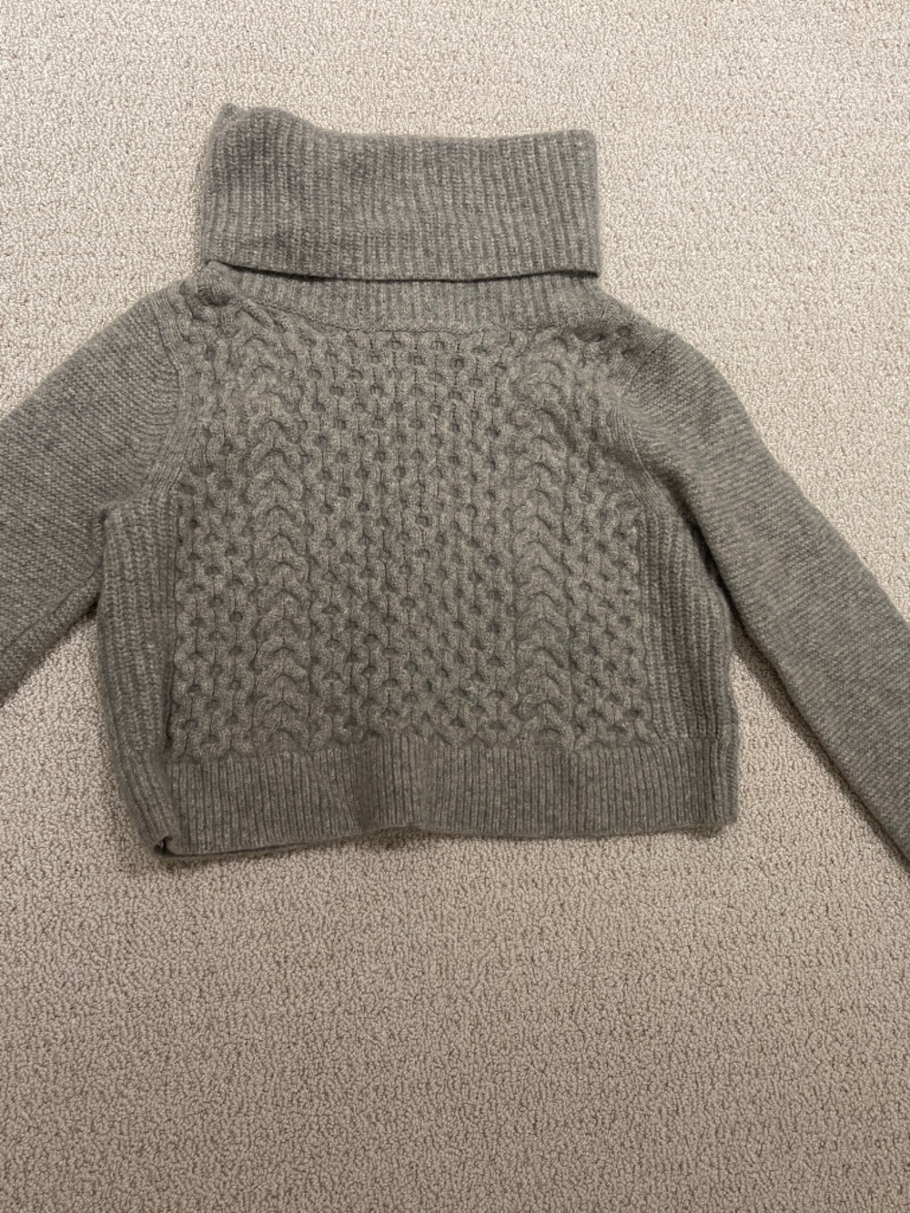Crop wool sweater